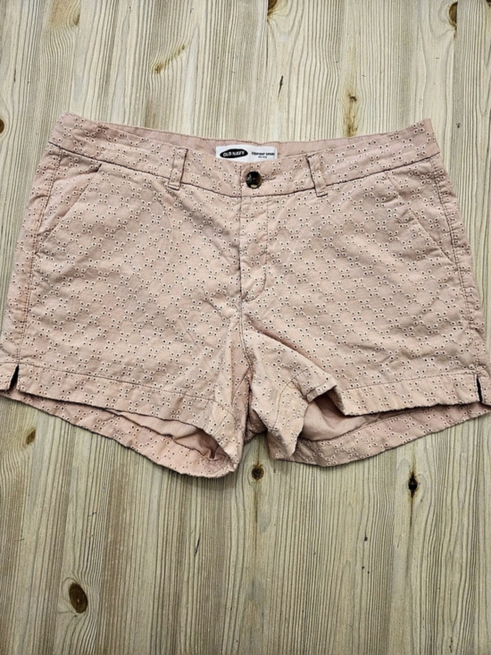 Old Navy Everyday Short Mid-Rise Eyelet Shorts in Pink Size 10